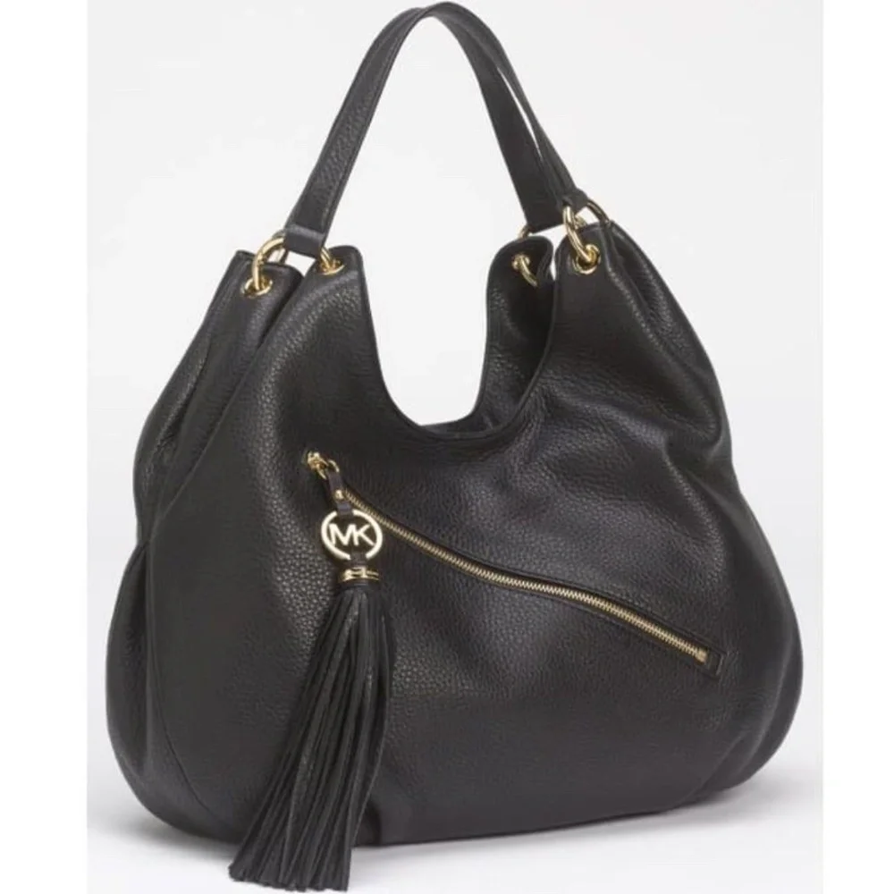 MICHAEL MICHAEL KORS BLACK PEBBLE LEATHER CHARM TASSEL HOBO SHOULDER BAG EUC